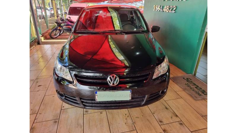 VOLKSWAGEN - VOYAGE - 2010/2011 - Preta - R$ 29.900,00